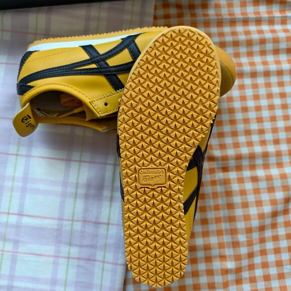 Onitsuka Tiger Classic Yellow and Black Colorway Sneakers - Picture 8 of 9